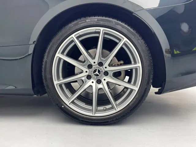 Mercedes-Benz E-Class — Фото автомобиля 18