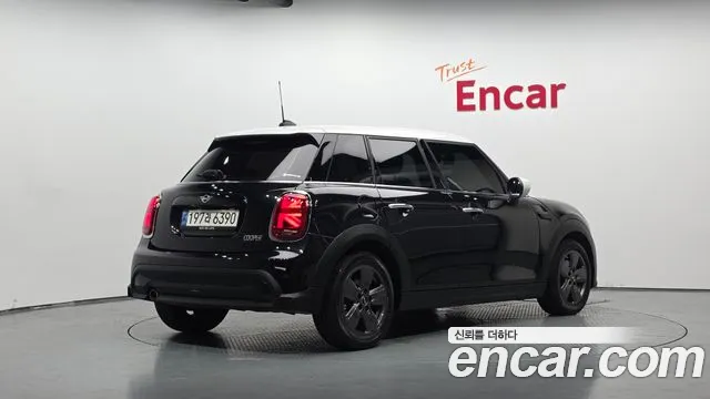 Mini Cooper Cooper 5 дверей Classic — Фото автомобиля 2