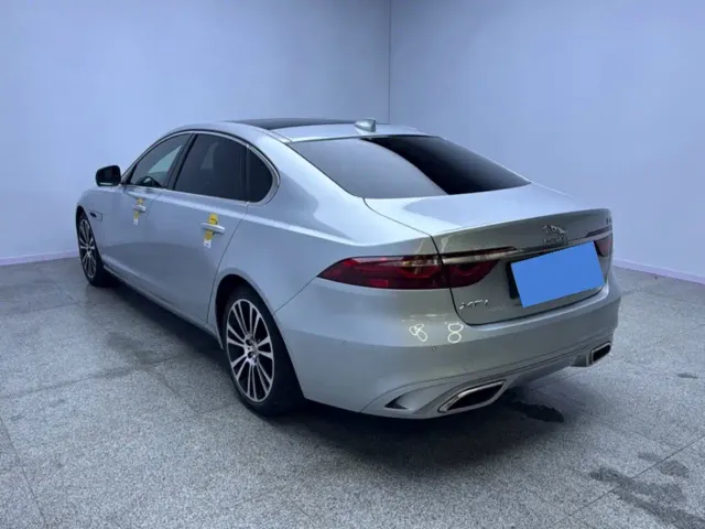 Jaguar XFL — Фото автомобиля 9
