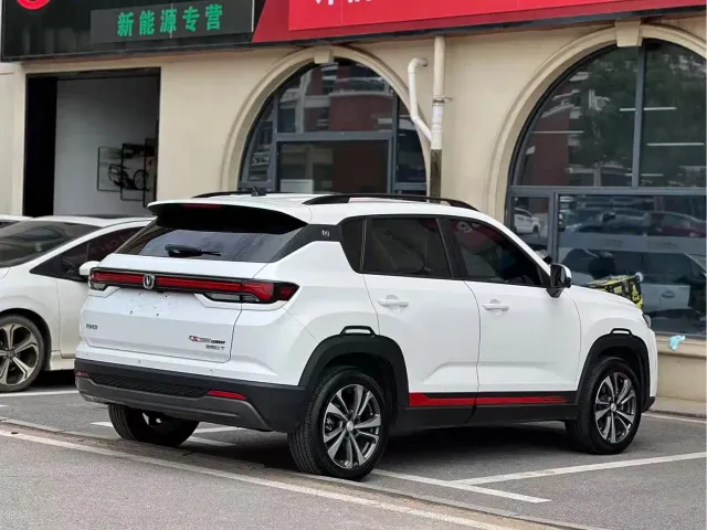 Changan CS35 Plus — Фото автомобиля 9