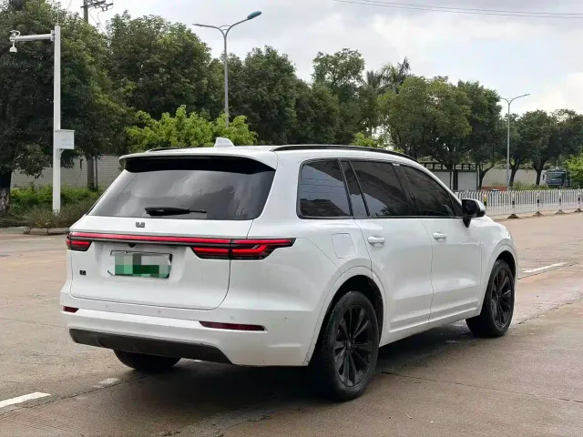 Li Auto ONE — Фото автомобиля 6