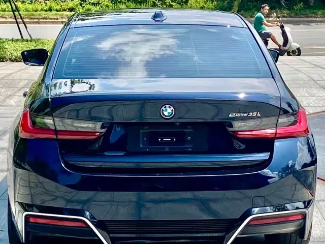 BMW i3 — Фото автомобиля 8