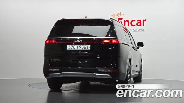 Kia Carnival 4th Gen — Фото автомобиля 4