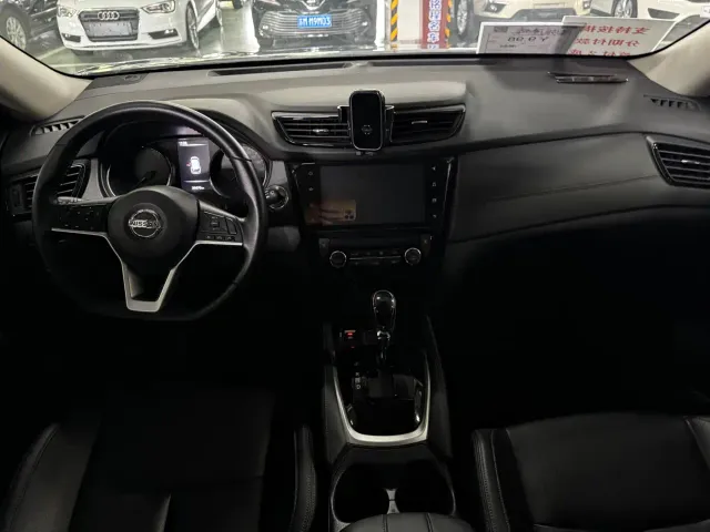 Nissan X-Trail — Фото автомобиля 10