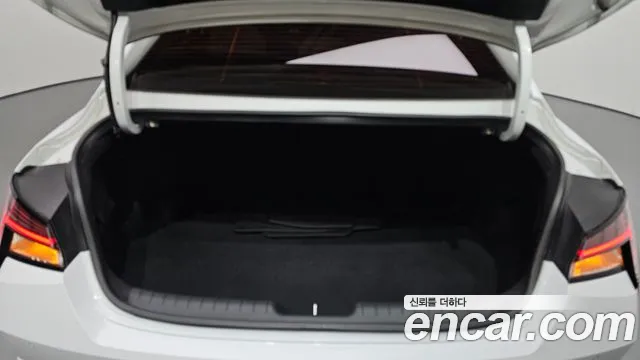 Hyundai Avante CN7 — Фото автомобиля 20