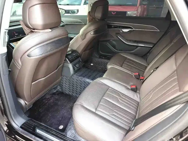 Audi A8 — Фото автомобиля 5