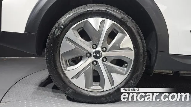 Kia Niro — Фото автомобиля 5