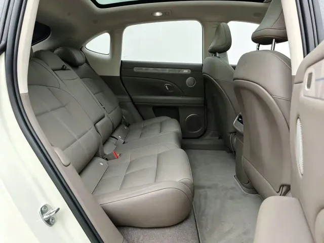 IM Motors LS6 — Фото автомобиля 5