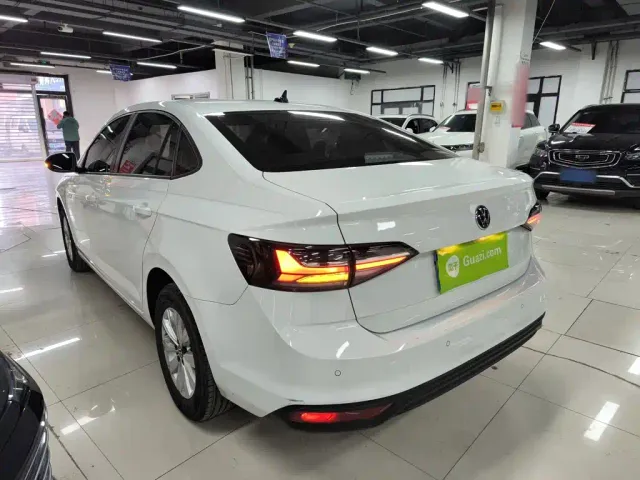 Volkswagen Lavida — Фото автомобиля 4