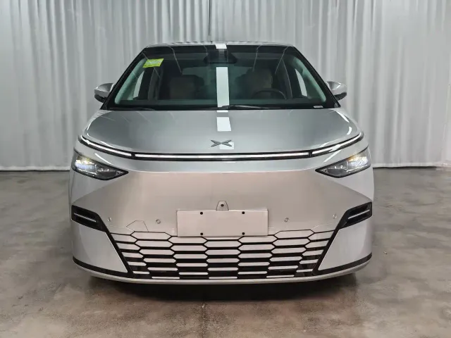 Xpeng X9 — Фото автомобиля 2