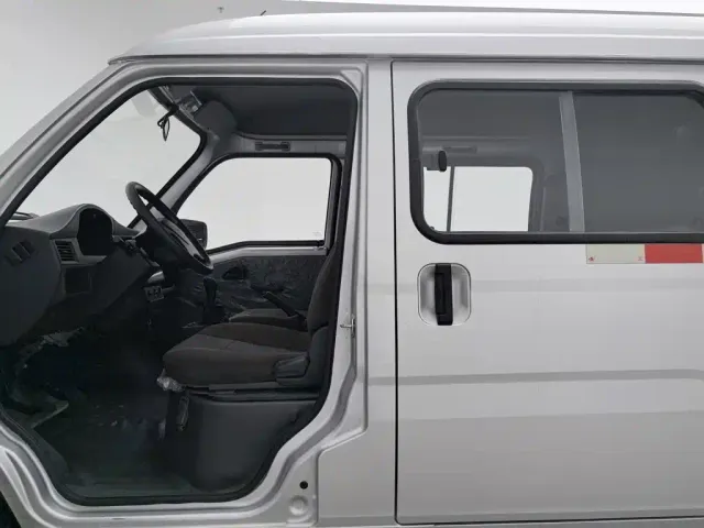 Wuling Motors Wuling Zhiguang 2020 1.2L Van Utility China VI 5-seat LSI — Фото автомобиля 10