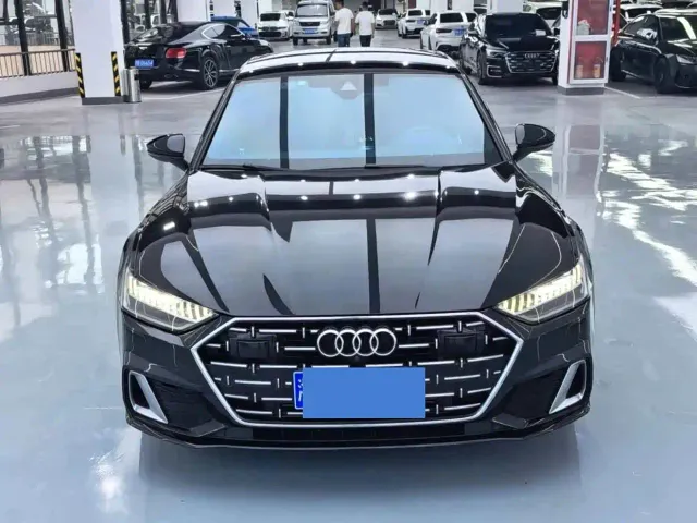 Audi A7L — Фото автомобиля 2