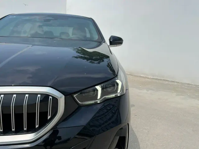 BMW 5 Series — Фото автомобиля 9