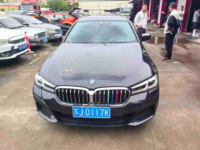BMW 5 Series — Фото автомобиля 2