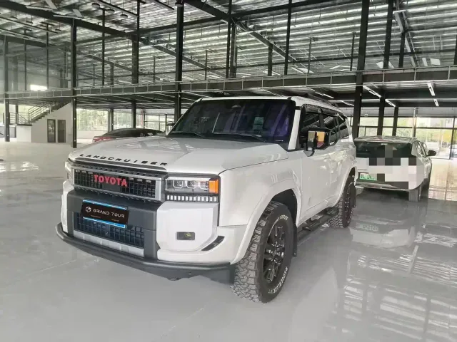 Фотография автомобиля — Toyota Prado