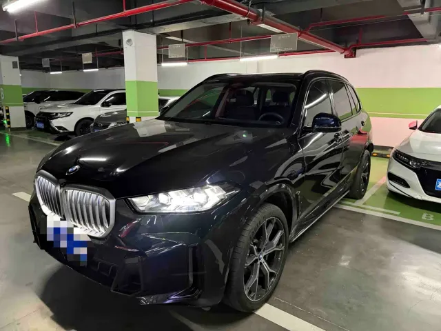 Фотография автомобиля — BMW X5