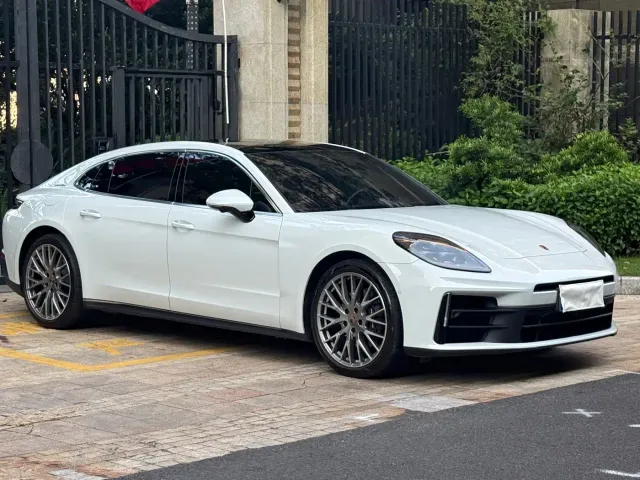 Porsche Panamera — Фото автомобиля 2