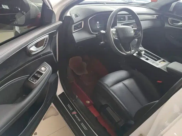 Roewe Roewe RX5 2025 PLUS 330TGI Auto Trend-Setting Smart Edition — Фото автомобиля 15