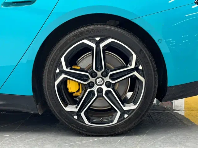Xiaomi SU7 — Фото автомобиля 26