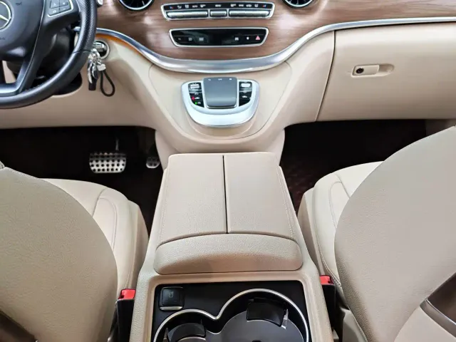 Mercedes-Benz V-Class — Фото автомобиля 20