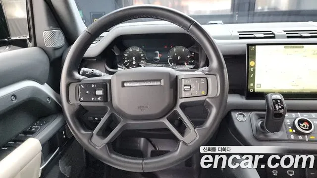 Land Rover Defender — Фото автомобиля 13