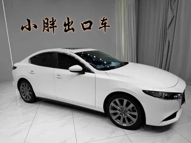 Mazda Axela — Фото автомобиля 3