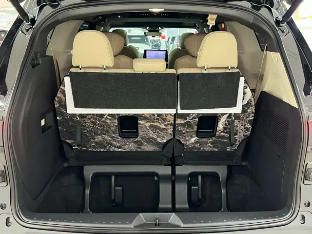 Toyota Sienna — Фото автомобиля 17