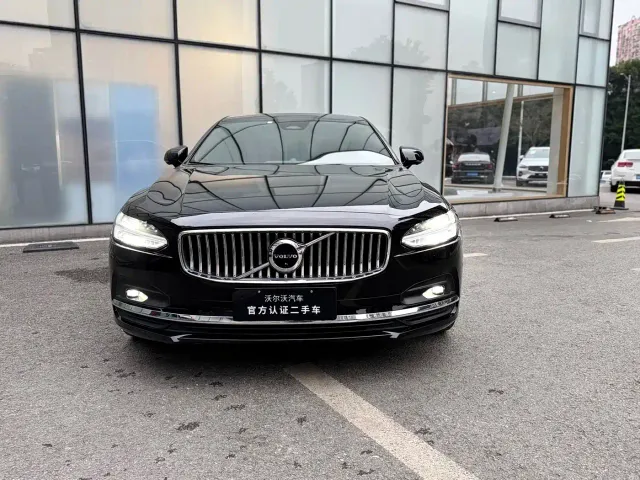 Volvo S90 — Фото автомобиля 2