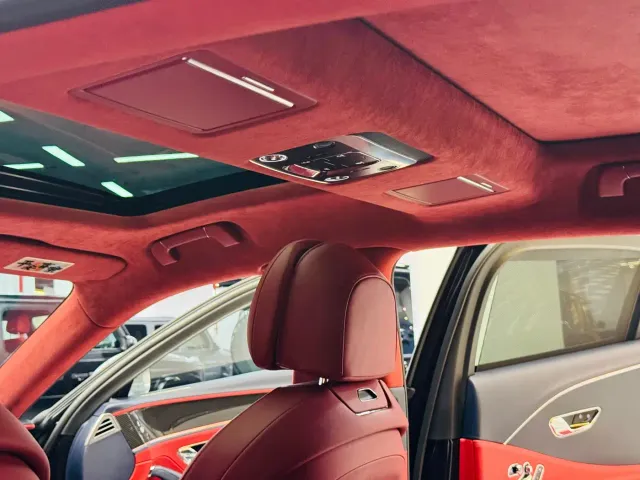 Bentley Flying Spur — Фото автомобиля 12