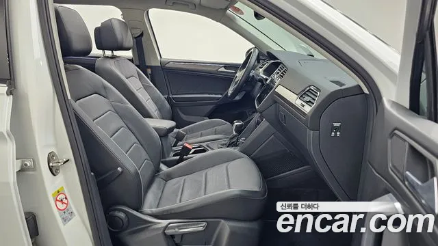 Volkswagen Tiguan — Фото автомобиля 11
