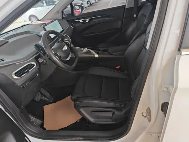 Geely Geometry C — Фото автомобиля 14