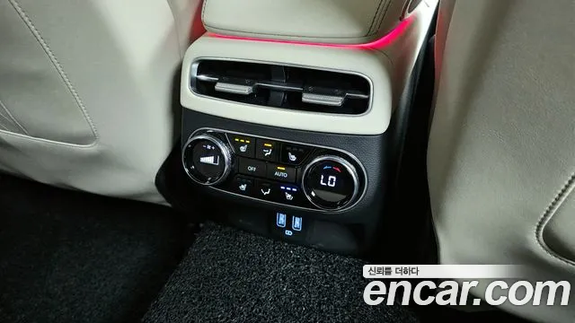 Genesis GV70 2.5T Бензин AWD — Фото автомобиля 28