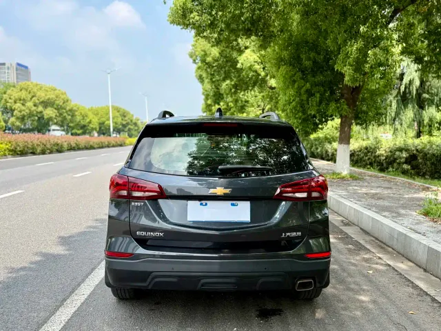 Chevrolet Equinox — Фото автомобиля 5