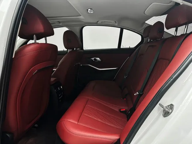 BMW 3 Series — Фото автомобиля 23