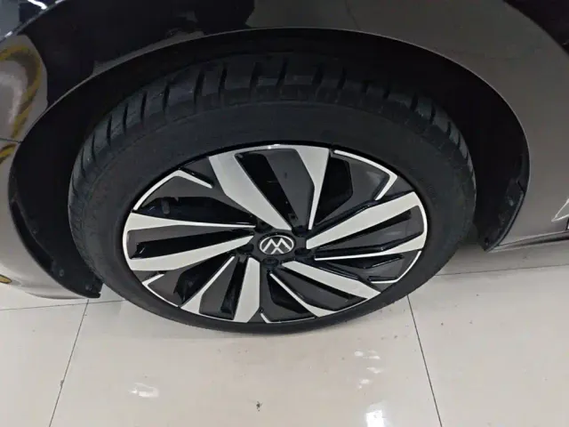 Volkswagen Passat — Фото автомобиля 22