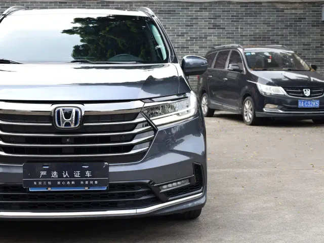 Honda Odyssey 2022 2.0L e:HEV Sharp Supreme Edition — Фото автомобиля 22