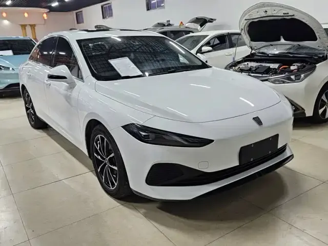 Roewe D7 — Фото автомобиля 22
