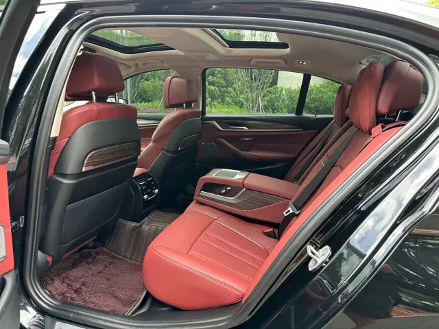 BMW 5 Series — Фото автомобиля 6