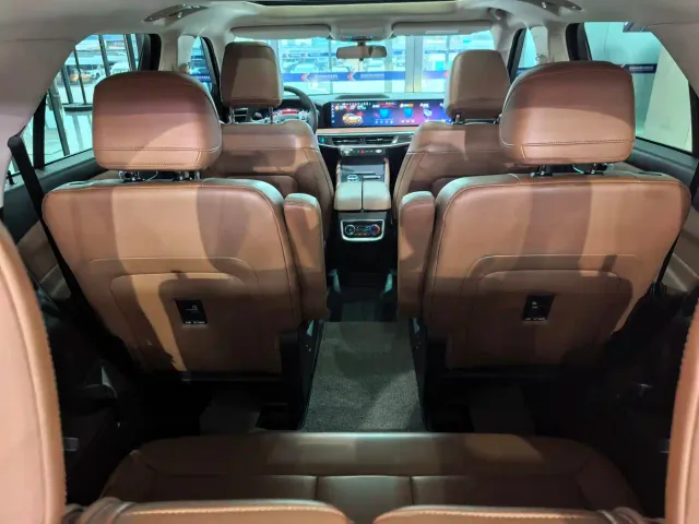 Ford Explorer — Фото автомобиля 25
