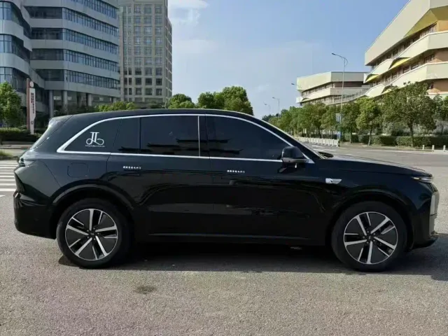 Li Auto L6 — Фото автомобиля 7