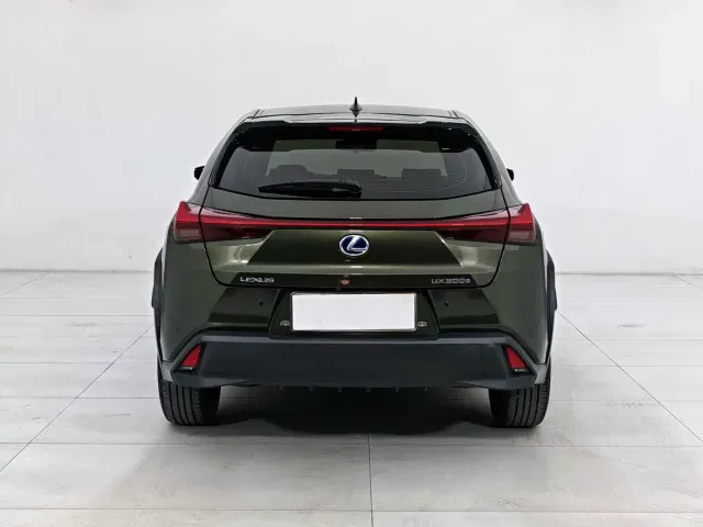 Lexus UX — Фото автомобиля 5