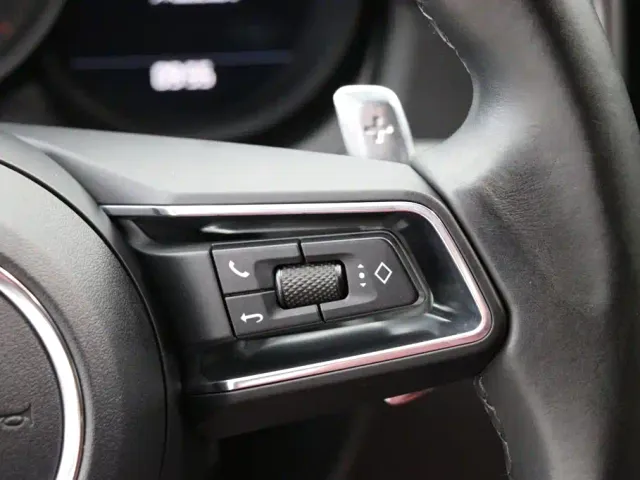 Porsche Macan — Фото автомобиля 19