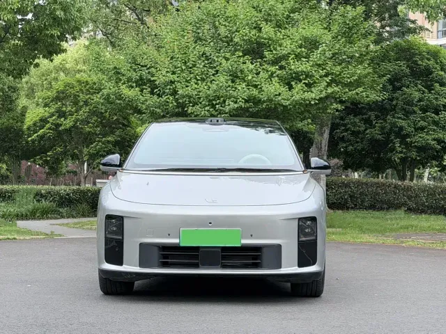 Li Auto i6 — Фото автомобиля 2