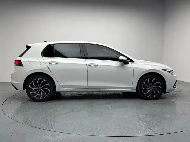 Volkswagen Golf — Фото автомобиля 5
