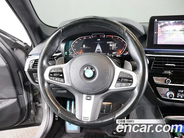 BMW 5-Series — Фото автомобиля 12