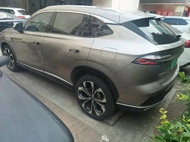 Roewe RX5 — Фото автомобиля 4