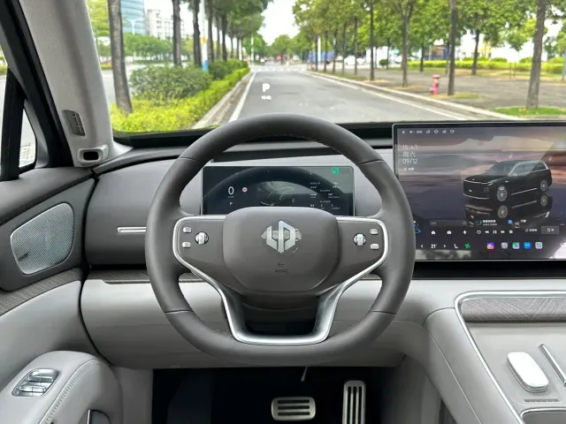 Leapmotor D Series — Фото автомобиля 12