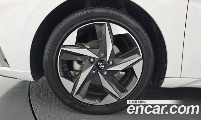 Hyundai Avante — Фото автомобиля 5