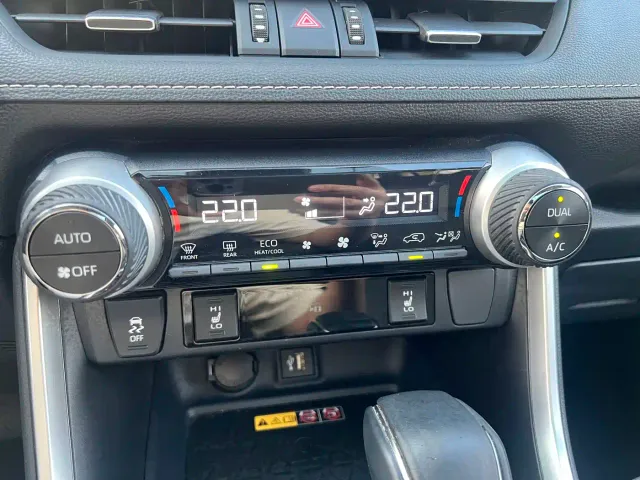 Toyota RAV4 — Фото автомобиля 5