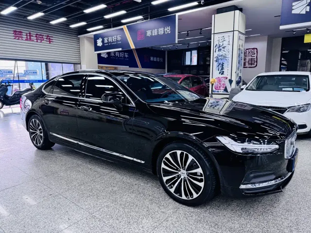 Volvo S90 — Фото автомобиля 3